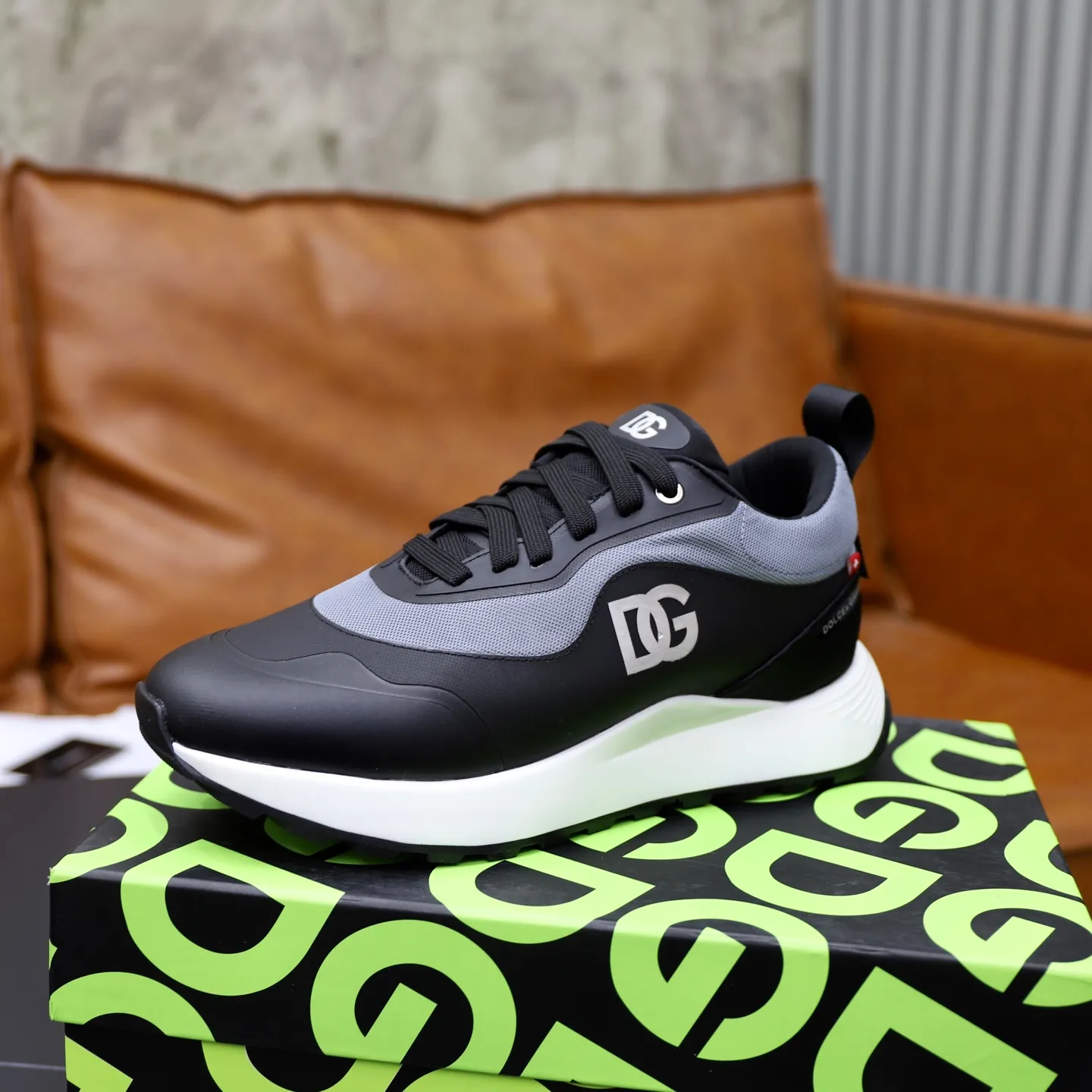 Men's Men's Shoes💰520💰••New arrivals••Dolce&Gabbana••DG✔️High-end men's sports•casual shoes. Original goods from top counters. Original imported multiple material splicing design ➕Original TPR elastic outsole.  Size: 38-44 (45, 46 customized)